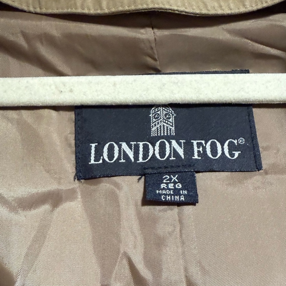 London Fog Tan Trench Coat Classic Water-Resistant Design - Picture 4 of 7